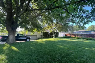 9508 Southwood Dr, Munster, IN 46321 - Photo 3