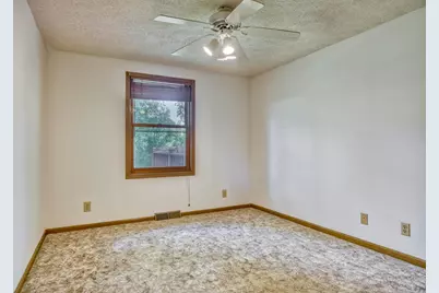 7107 Lindberg Avenue, Hammond, IN 46323 - Photo 7