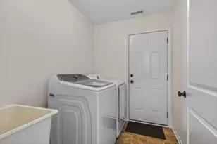 6888 Meadow View Ln, Merrillville, IN 46410 - Photo 21