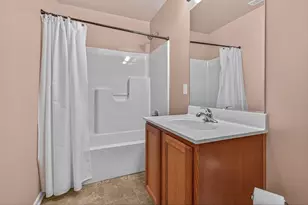 6888 Meadow View Ln, Merrillville, IN 46410 - Photo 19