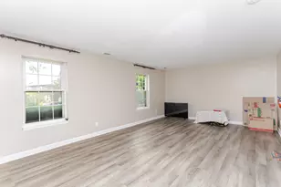 1902 Burgundy St, Schererville, IN 46375 - Photo 5