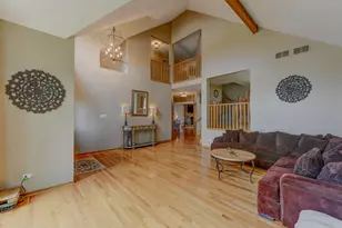 817 Robin Ct, Dyer, IN 46311 - Photo 5