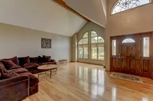 817 Robin Ct, Dyer, IN 46311 - Photo 3