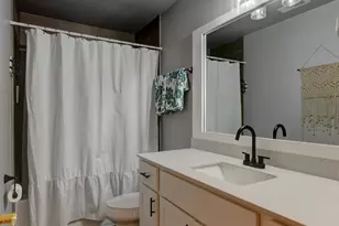 817 Robin Ct, Dyer, IN 46311 - Photo 23
