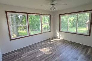 142 Curtis Dr, Valparaiso, IN 46383 - Photo 7