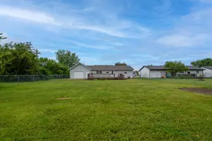 897 Apache Ln, Lowell, IN 46356 - Photo 29