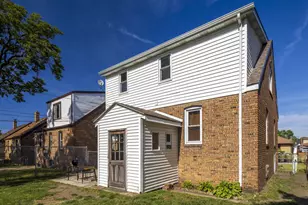6828 Schneider Ave, Hammond, IN 46323 - Photo 5