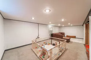 6828 Schneider Ave, Hammond, IN 46323 - Photo 29