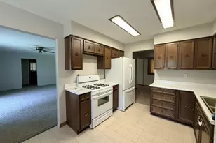 1850 W 53rd Ave, Merrillville, IN 46410 - Photo 9