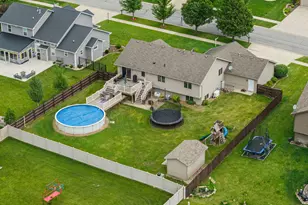 9022 Mallard Ln, Saint John, IN 46373 - Photo 5