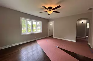 1001 W 38th Pl, Hobart, IN 46342 - Photo 7