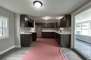 1001 W 38th Pl, Hobart, IN 46342 - Photo 5