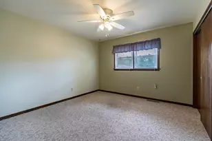 9205 Idlewild Dr, Highland, IN 46322 - Photo 17