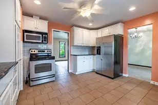 9205 Idlewild Dr, Highland, IN 46322 - Photo 7