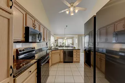2028 Wildwood Circle, Highland, IN 46322 - Photo 11
