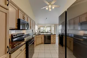 2028 Wildwood Cir, Highland, IN 46322 - Photo 11