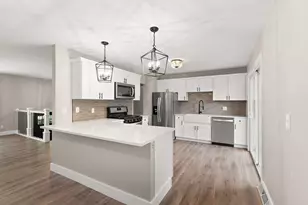 2200 Shallowford Dr, Valparaiso, IN 46383 - Photo 5