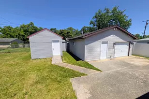 377 Pinewood Dr, Valparaiso, IN 46385 - Photo 15