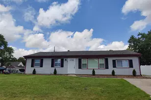 377 Pinewood Dr, Valparaiso, IN 46385 - Photo 1