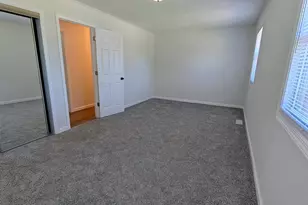 377 Pinewood Dr, Valparaiso, IN 46385 - Photo 13