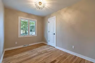 8837 Parkway Dr, Highland, IN 46322 - Photo 23