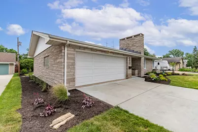 8837 Parkway Drive, Highland, IN 46322 - Photo 3