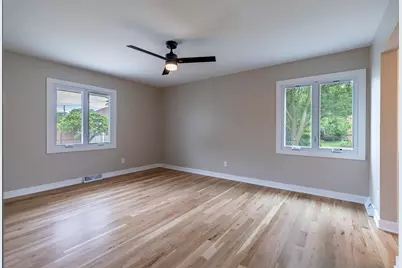 8837 Parkway Drive, Highland, IN 46322 - Photo 19