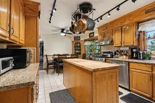8845 Grace St, Highland, IN 46322 - Photo 9