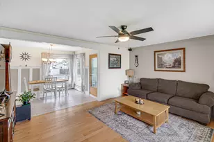 847 Garfield St, Hobart, IN 46342 - Photo 5