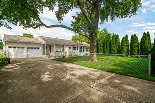 847 Garfield St, Hobart, IN 46342 - Photo 3