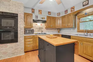 495 Meadowwood Dr, Valparaiso, IN 46385 - Photo 7