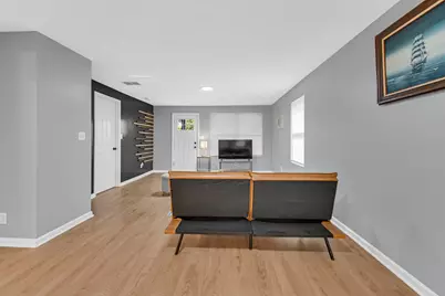 1011 Marquette Road, Lake Station, IN 46405 - Photo 5