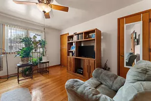 546 N Wheeler St, Griffith, IN 46319 - Photo 9