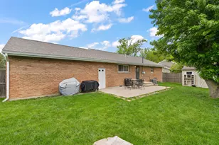 3317 W 78th Ave, Merrillville, IN 46410 - Photo 17