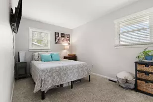 3317 W 78th Ave, Merrillville, IN 46410 - Photo 11