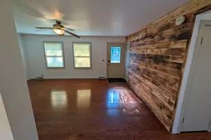 510 S Madison St, Medaryville, IN 47957 - Photo 9