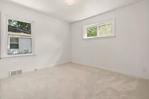 8140 Gordon Dr, Highland, IN 46322 - Photo 11