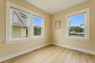 213 N East St, Crown Point, IN 46307 - Photo 7