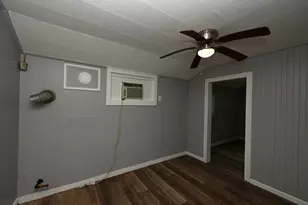319 W 13th St, Winamac, IN 46996 - Photo 13