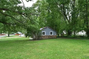 319 W 13th St, Winamac, IN 46996 - Photo 3