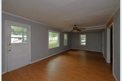 436 W Jefferson Street, Winamac, IN 46996 - Photo 9
