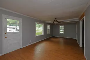 436 W Jefferson St, Winamac, IN 46996 - Photo 9