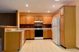 1385 Young Dr, Crown Point, IN 46307 - Photo 5