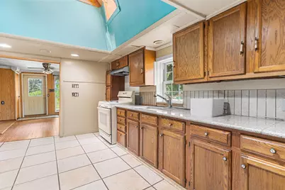 105 E Arlington Avenue, North Judson, IN 46366 - Photo 5