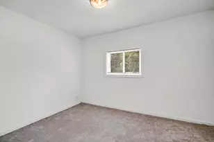 555 Locust St, Valparaiso, IN 46383 - Photo 9