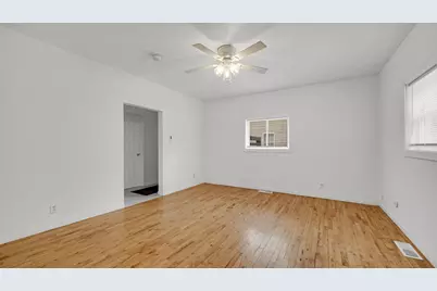 555 Locust Street #1, Valparaiso, IN 46383 - Photo 3