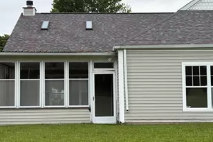 9247 Norris Dr, Hobart, IN 46342 - Photo 3