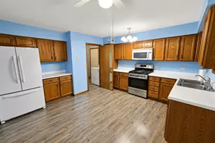 6366 W 86th Ct, Crown Point, IN 46307 - Photo 7