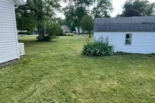 205 E Day St, Royal Center, IN 46978 - Photo 5