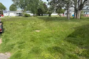 205 E Day St, Royal Center, IN 46978 - Photo 7